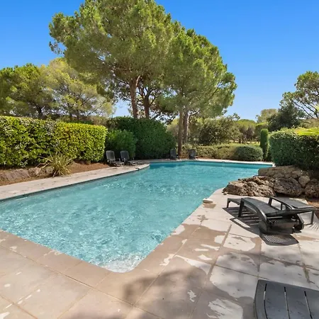 Le 11 - Appt Climatise Avec Piscine Partagee