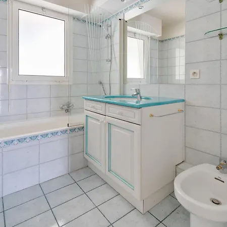 Le 11 - Appt Climatise Avec Piscine Partagee